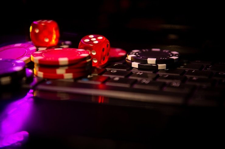 reuni slot platform interface showing sports betting, live dealer, and slot game categories